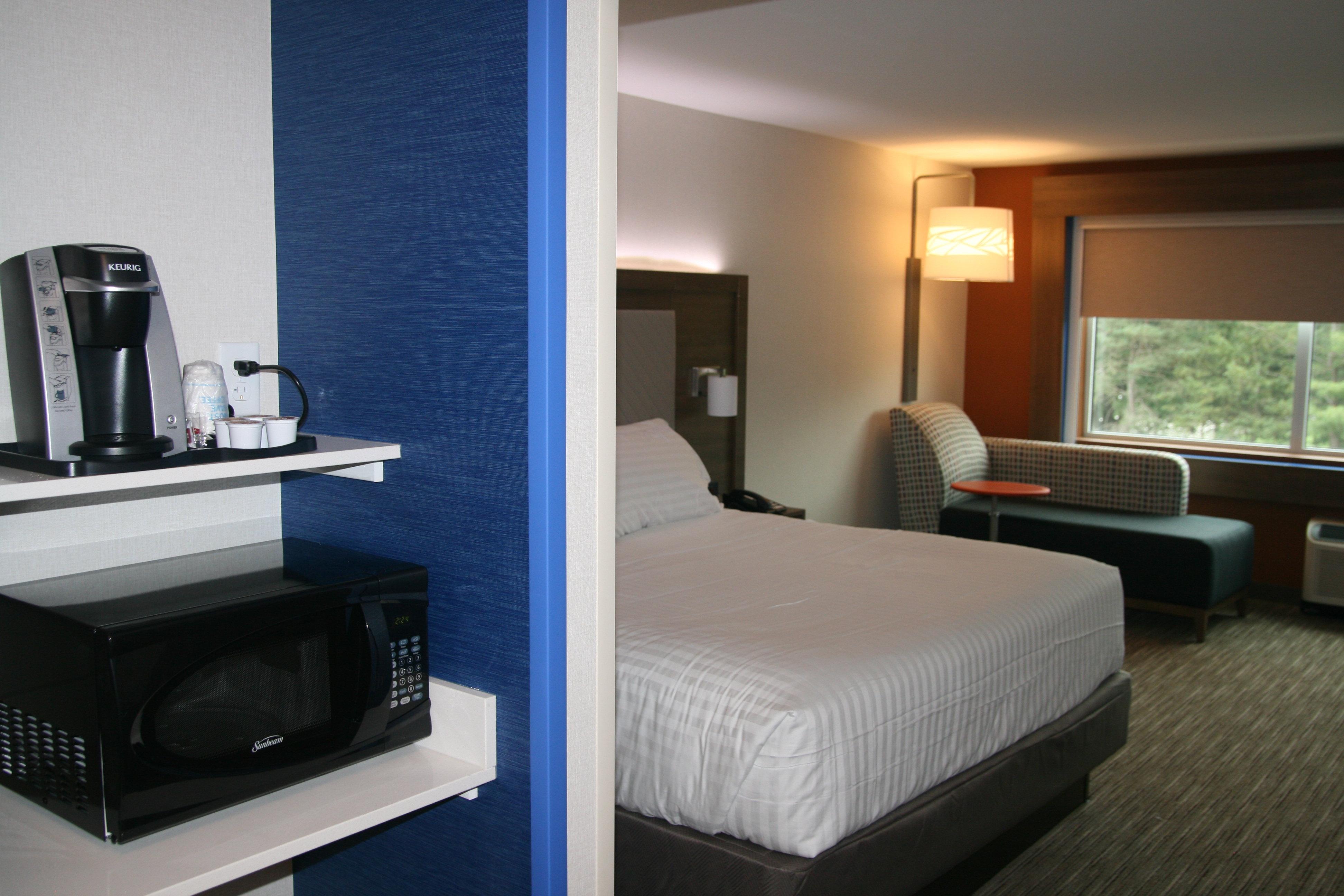 Holiday Inn Express & Suites New Castle By Ihg Exterior photo